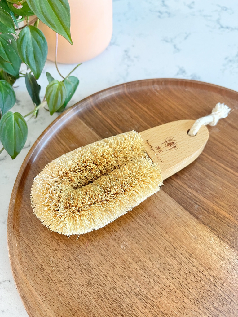 ME.Mother Earth Kitchen Household Coconut Scrub Brush with Wooden Handle