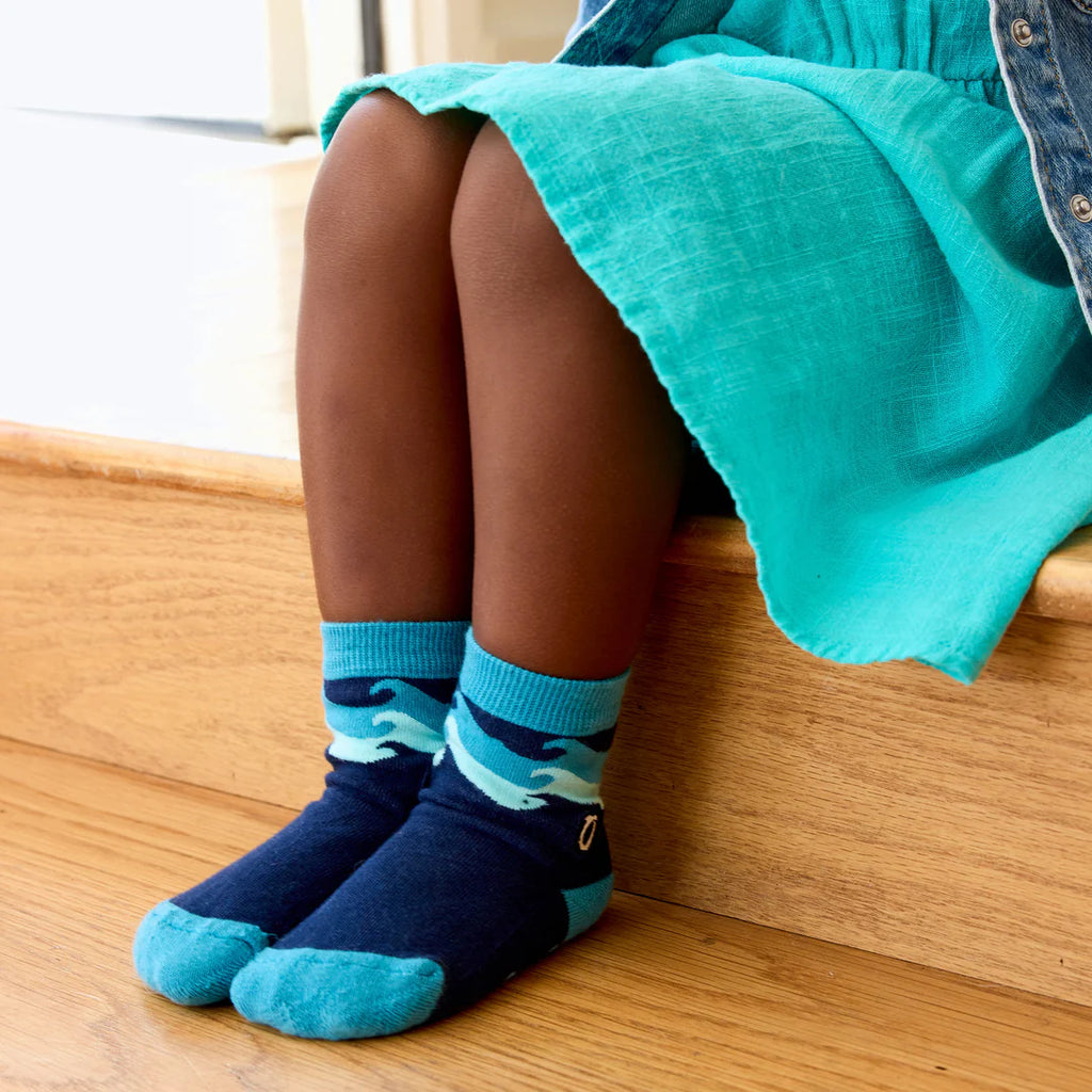 Conscious Step KIDS Socks that Protect Oceans Oceana - Blue Rolling Waves