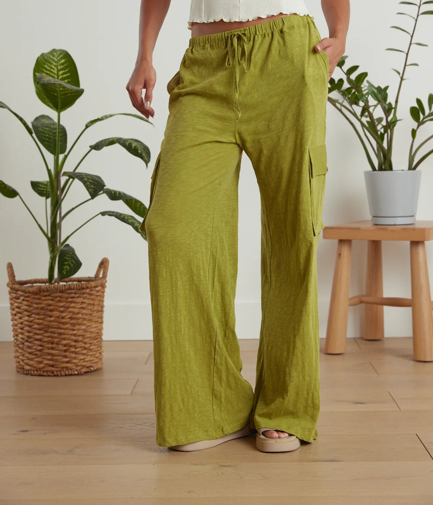 Known Supply Organic Cotton Slub Camino Casual Pant in Moss