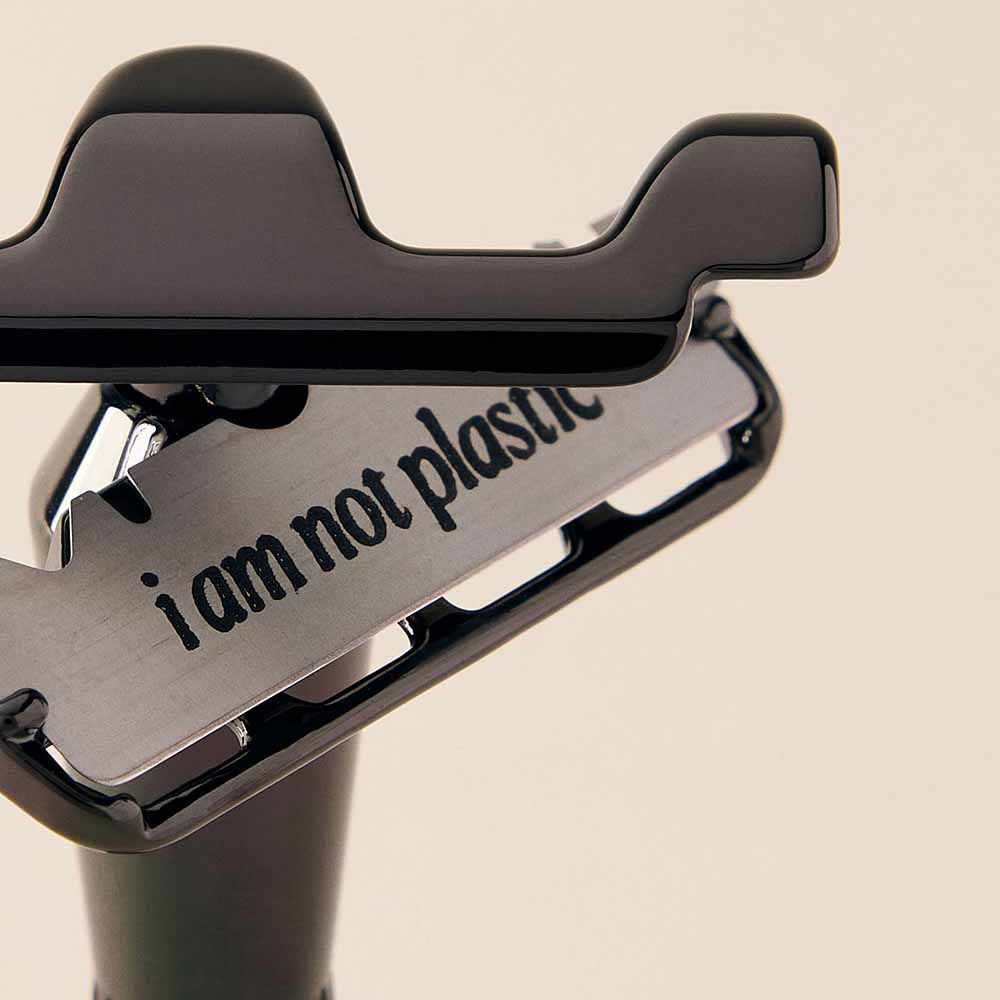 Leaf Shave Razor Close Up in Black
