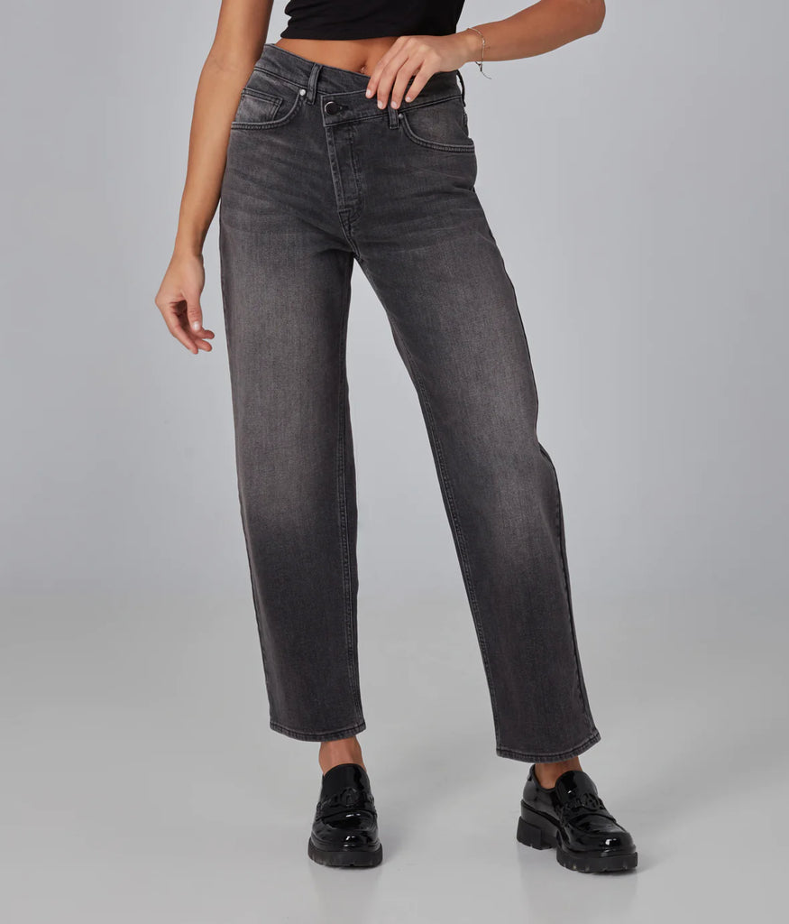 Lola Jeans Baker High Rise Crossover Jean in Iron Ash