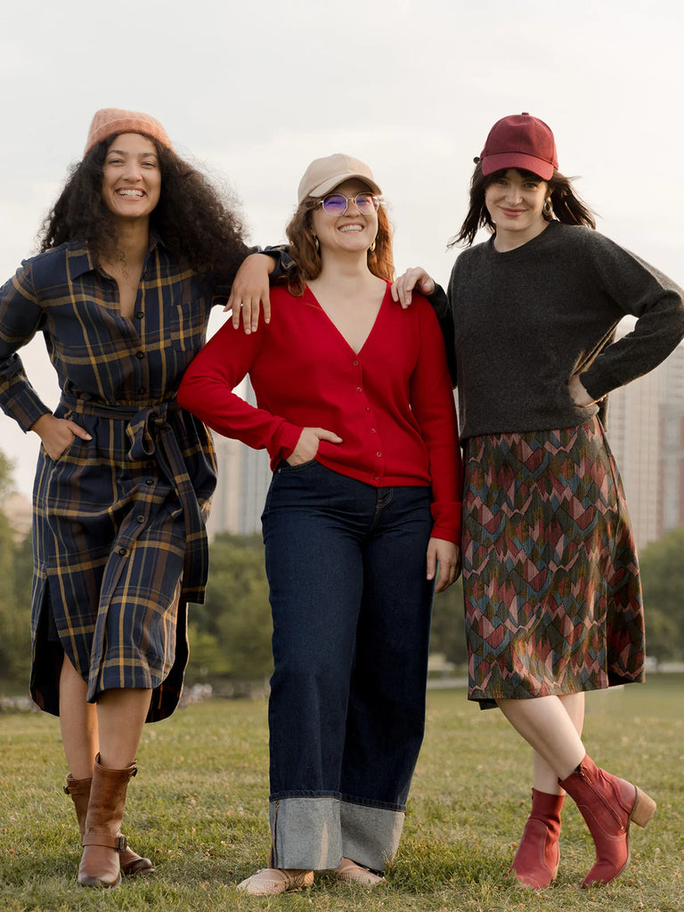 Mata Traders Eleanor 100% Cashmere Crewneck Sweater in Charcoal