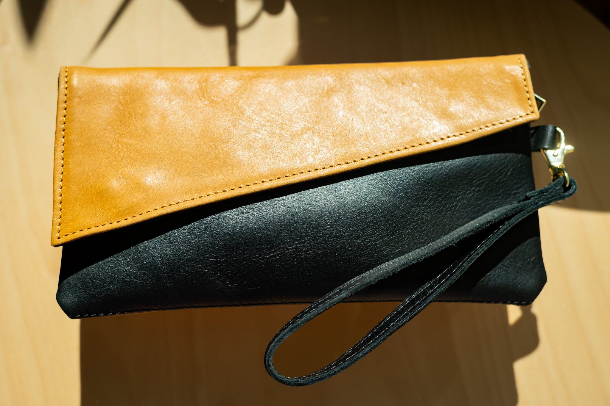 Artisan outlet Hand Made Genuine Leather Wristlet, Purse, Clutch in Caramel and Black